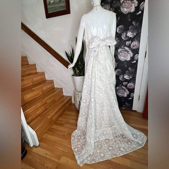 LOVESHACKFANCY Devyn white Gown V-neck Maxi /size 6 - Picture 14 of 17